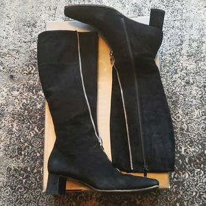 Suede-sherling tall black boots